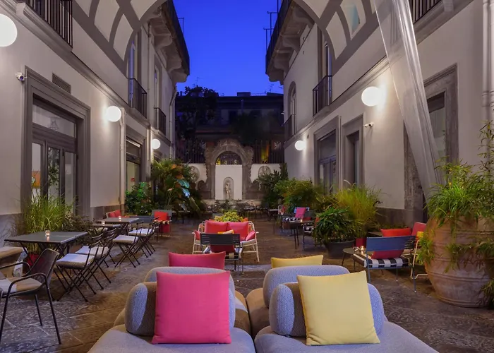 Hotel Piazza Bellini & Apartments