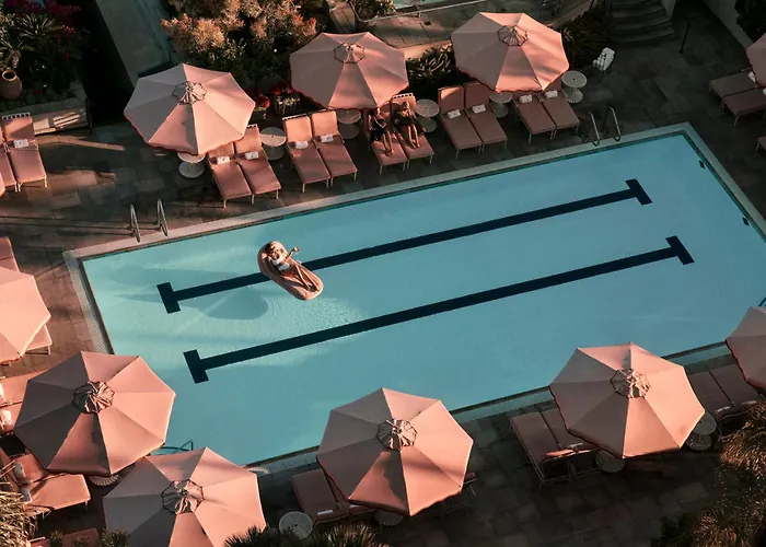 Luxury hotel only: Four Seasons Hotel Los Angeles At Beverly Hills