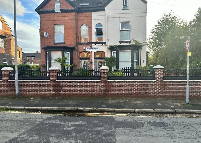 Hendham House - Near Etihad Stadium, Coop Live Arena, Ao Arena, Piccadilly Train Station & Manchester City Centre