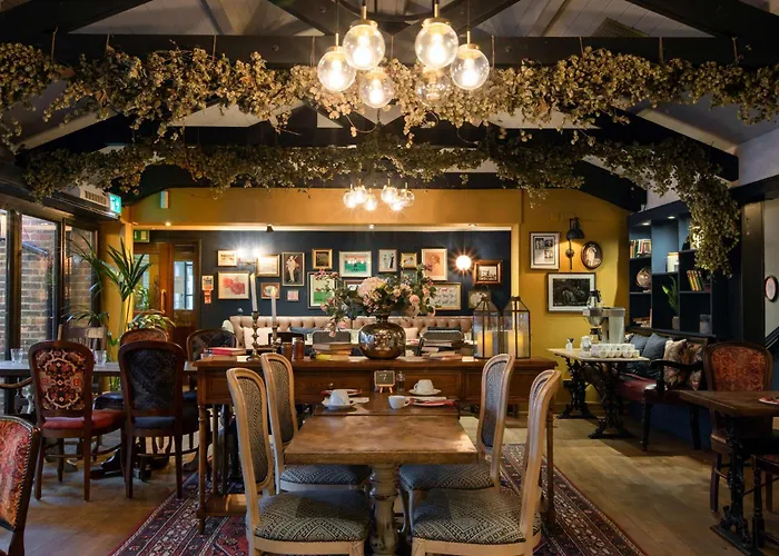 B&B only: Rose And Crown Hotel