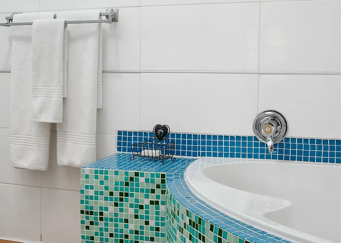 La Roca Guest House