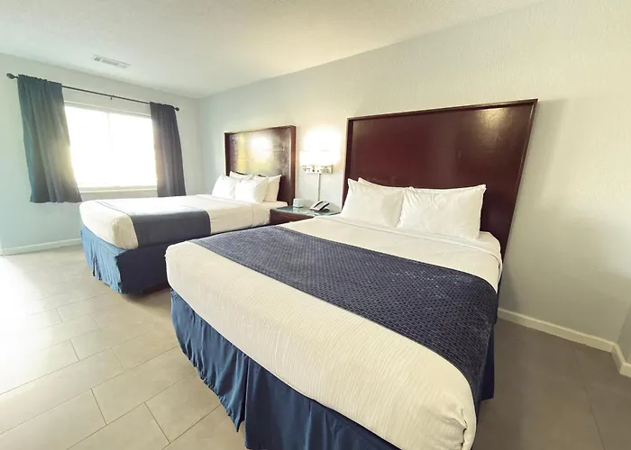 Lantern Inn & Suites - Sarasota
