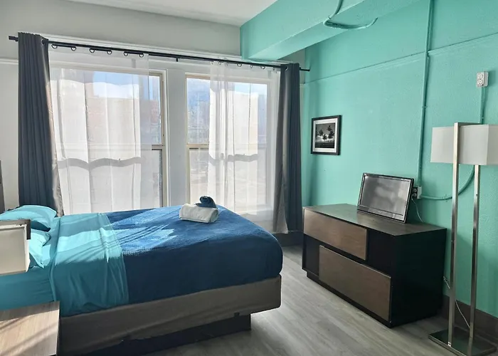 Hostel: Lucky D'S Youth And Traveler'S Hostel