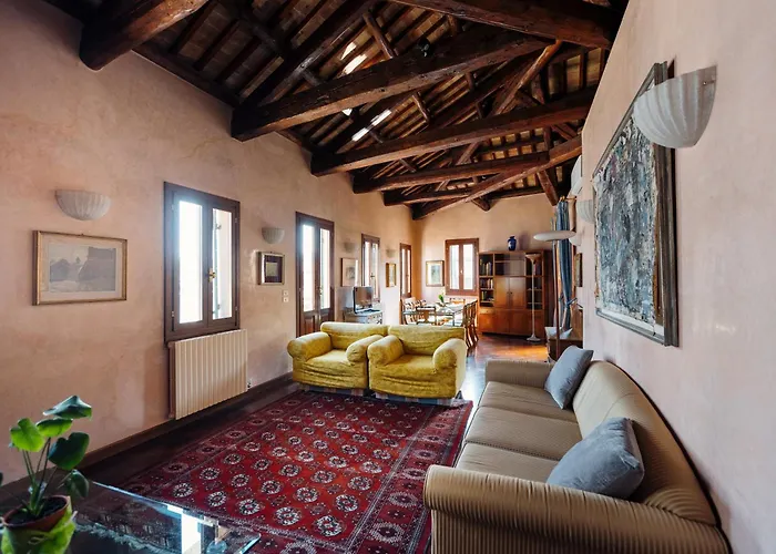 Casa Dei Pittori Venice