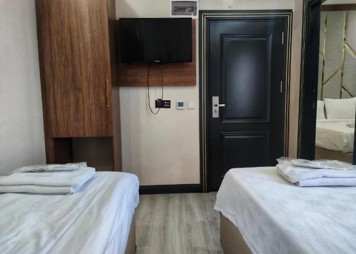 Golden Pera'S & Spa