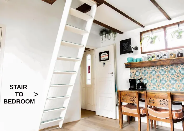 Casa Karen - Houseboat Studio With Private Terrace