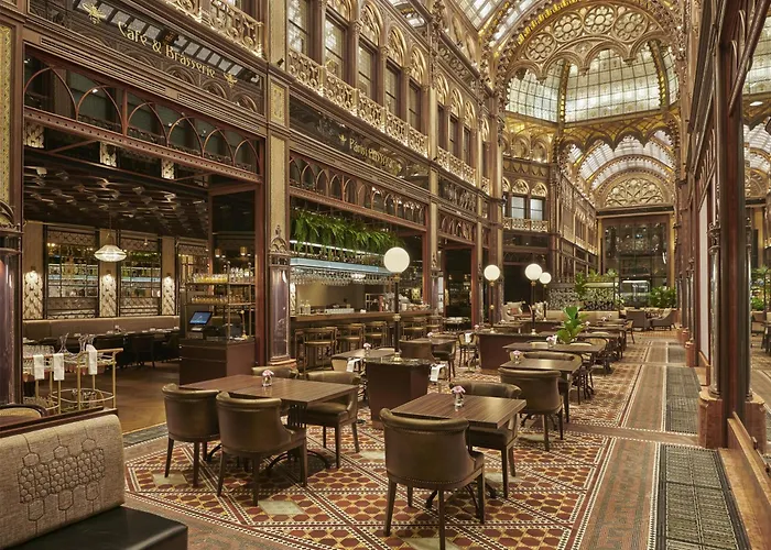 Parisi Udvar Budapest, Part Of Hyatt