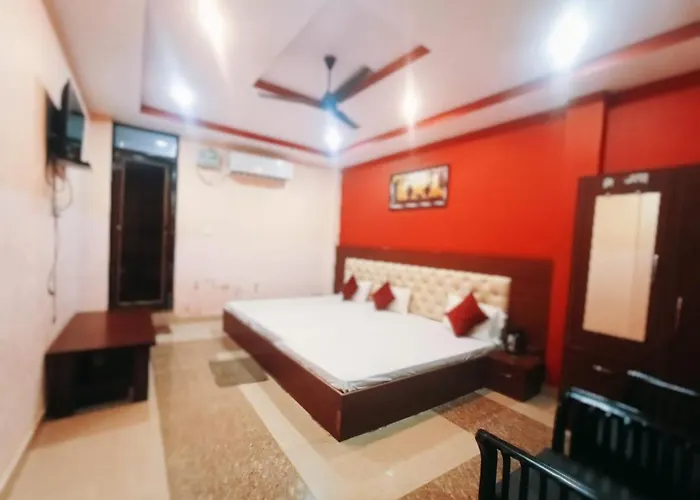 Pet Friendly hotel: Hotel The Mansarovar Palace , Near Ram Mandir