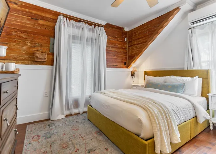 The Whitehead Room At Inn On Fleming Key West!