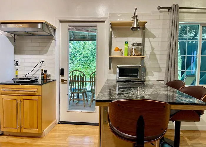 Comfy Studio Near Trails & Beaches