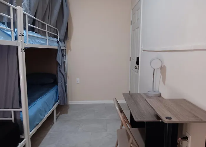 Hostel Tampa, 15 Minutes To Airport, Near Ybor City, Downtown, Self Check-In