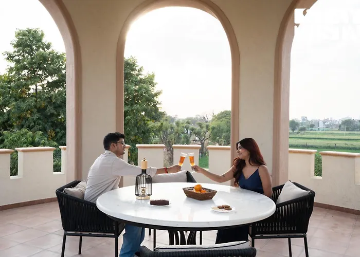 Stayvista'S Mystic Castle With Terrace, Swimming Pool, Lawn With Gazebo
