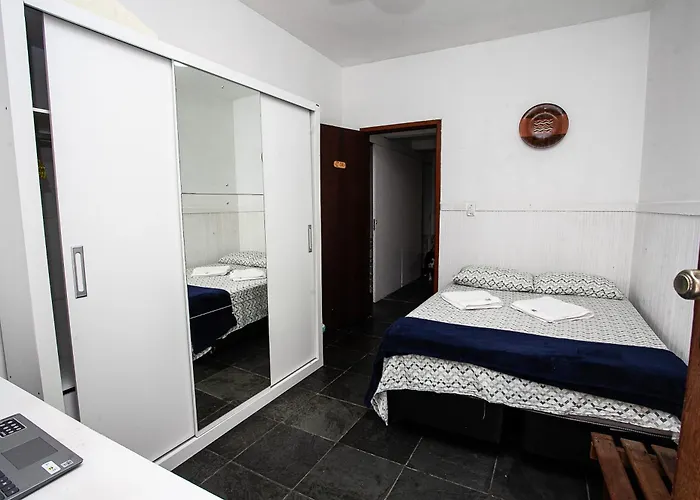 Espaço Sideral - Quartos com ar-condicionado, 5min Estádio Maracanã, 8min UERJ, shopping, 12min metrô, wi-fi 300mbp, ampla área comum com cozinha - prático e confortável