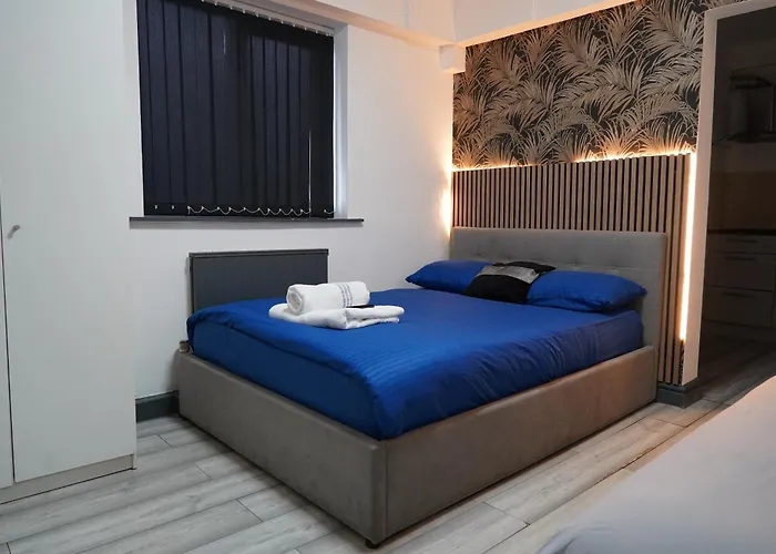 Hotel near College: Hills View Apartments