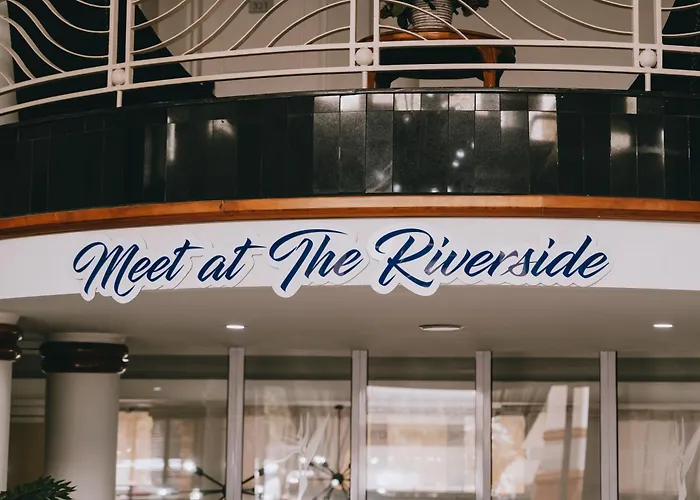 Golf hotel: The Riverside Hotel