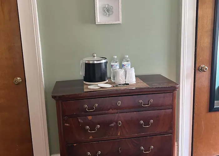 B&B only: Barksdale House Inn