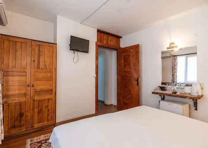 Amazon Petite Palace