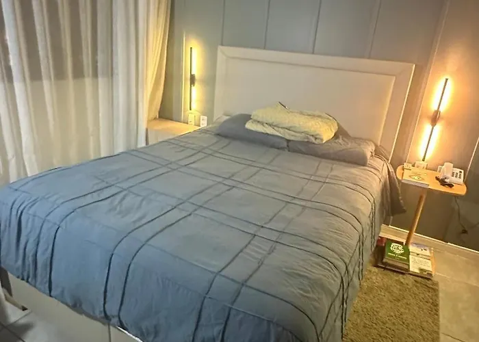 Flat em de Luxo beira mar da grife Ritz suítes com vista ampla para todo o mar da cruz das almas, jatiúca e ponta verde, com toda estrutura de um hotel lindo e arrojado, academia, piscina e muito mais, venha viver essa experiência incrível!