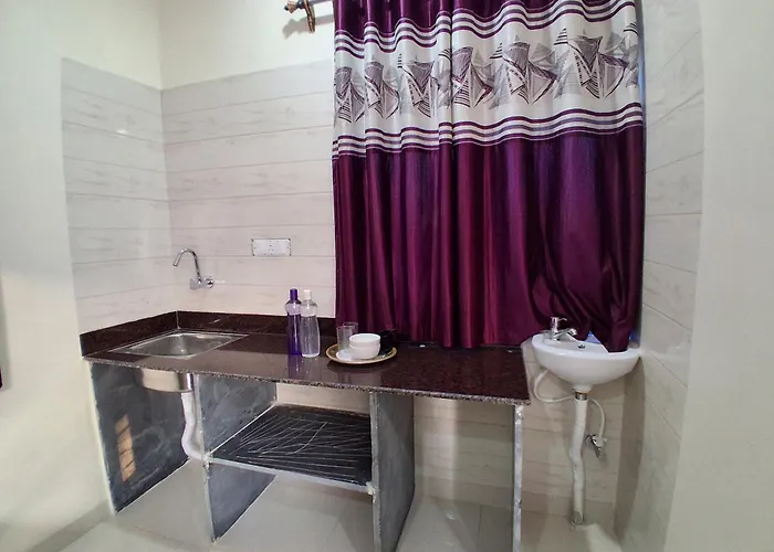 Laxmi Niwas, Salt Lake, Kolkata, 10Mins From Sector 5