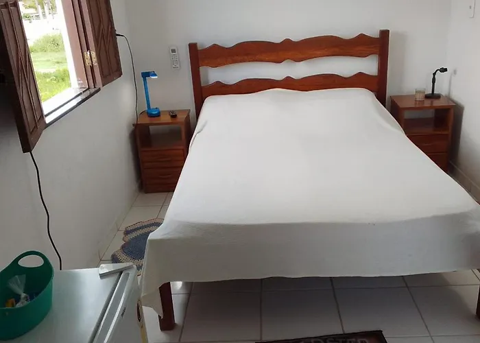 Casa Rosa da Ilha - Suíte com Ar-condicionado e Jardim Amplo