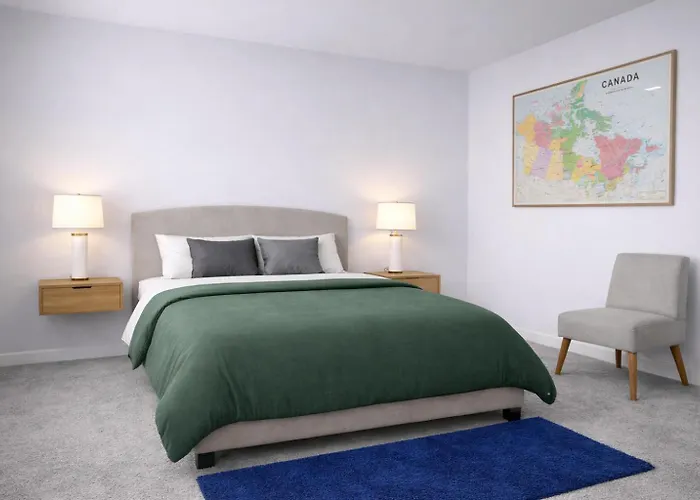 Private Ensuite Bedroom With Independent Entrance In South Pandosy Gyro Beach Oc Kgh