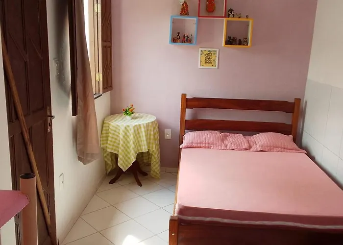 Casa Rosa da Ilha - Suíte Confortável com Ventilador e Jardim