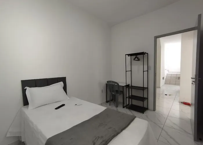 Quarto próximo da rodoviária, Universidade e Pátio de eventos, ótima localização