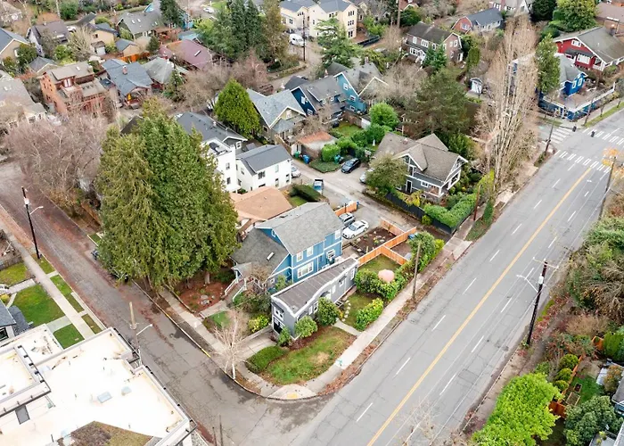 Montlake Studio In Spite House