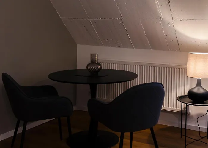 Bm Rooms Innenstadt - Grosse Moderne City Zimmer Mit Eigenem Bad Im Herzen Der Stadt