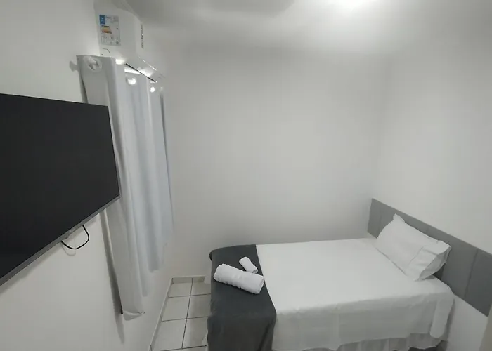 Quarto próximo da rodoviária, Universidade e Pátio de eventos, ótima localização