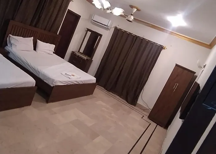 Hill View Guest House - Family Hotel At Central Location, Near To Airport, Food Street And All Amenities