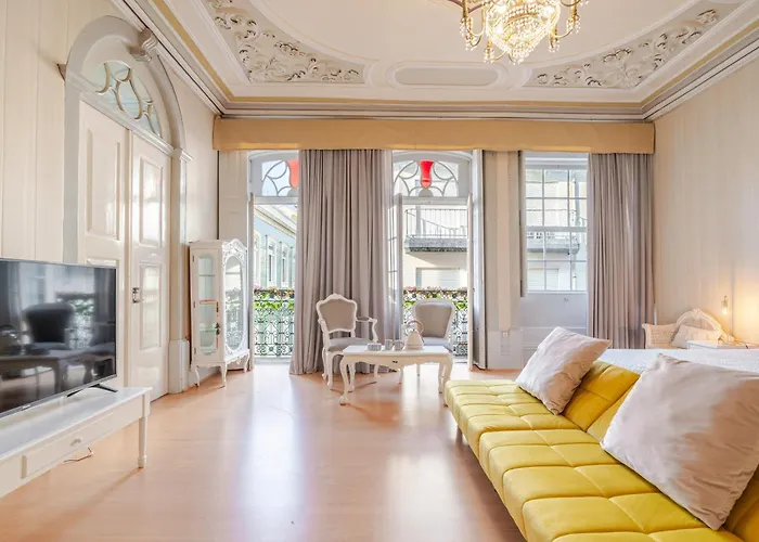 Serafina Palace Historic Charm By The Sea