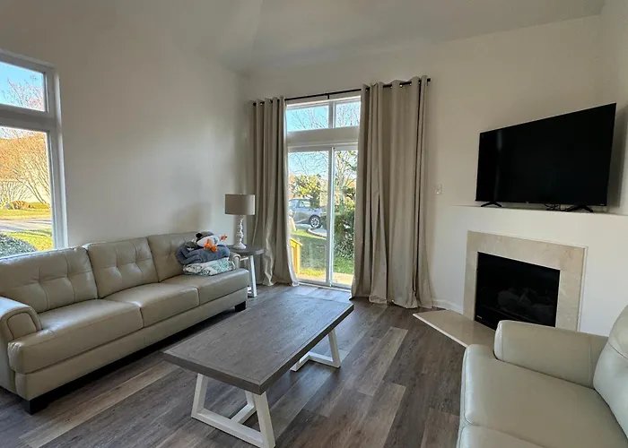 Wonderful Townhome 3Bd 3 Ba 5 Miles To Beach