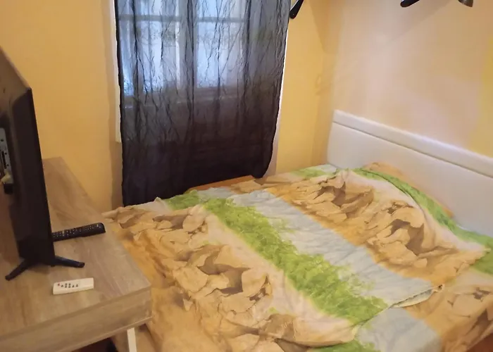 Hotel near College: Operahouse Rooms