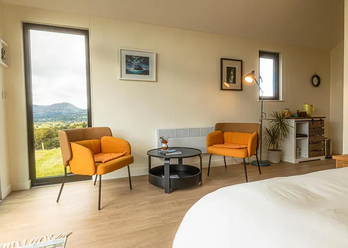 Cabin: Oaklane Glamping Cabins