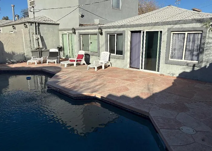The Sinatra Studio Full Kitchen And Swimming Pool Walk To Arts Roosevelt Row Convention Center Asu Downtown Phoenix