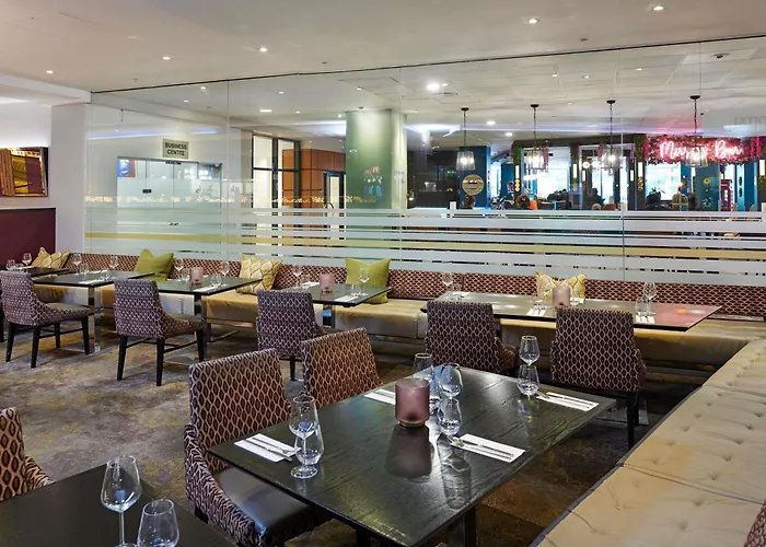 Hotel with view: Novotel London West