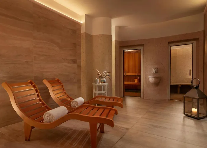 Sina Villa Medici, Autograph Collection