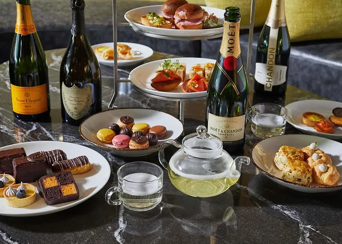 Luxury hotel only: Sofitel Chicago Magnificent Mile