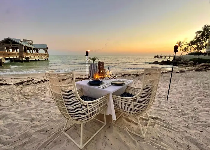 Golf hotels Reach Key West, Curio Collection By Hilton