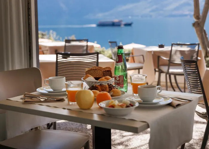 Hotel con piscina: Hotel Lido