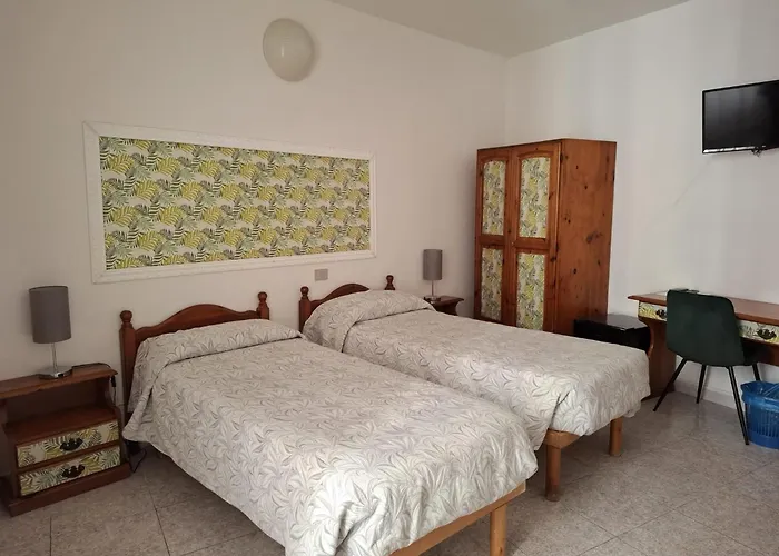 Cheap hotel: Hotel 4 Mori