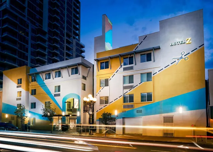Staypineapple, Z, Gaslamp