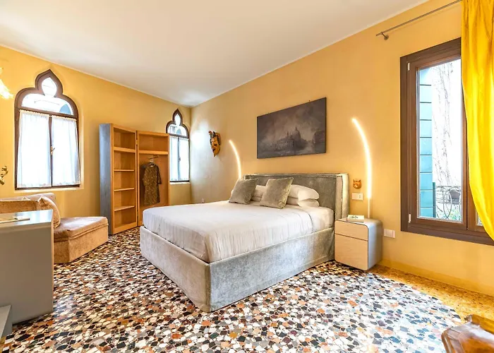 Cinqueteste Luxury Home