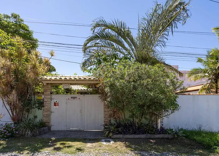 Boechat Loft 300m da Praia 3 Quartos Piscina Privativa Churrasqueira Jardim Wi-Fi 252 mpbs e Cozinha Completa - Indicado para Casais
