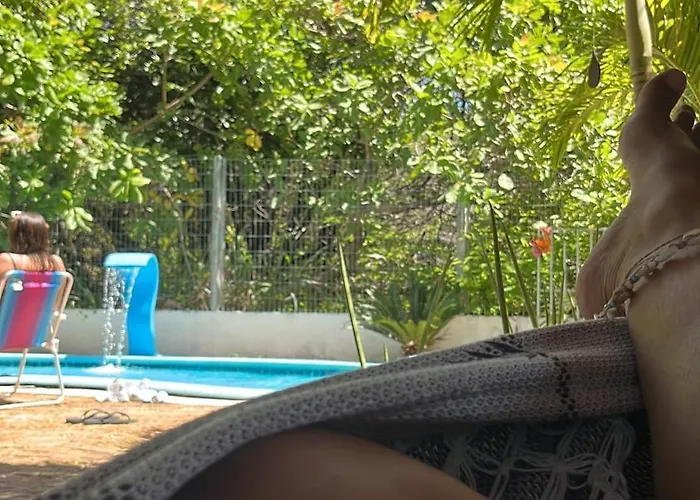 Pedrinhas Hostel E Camping