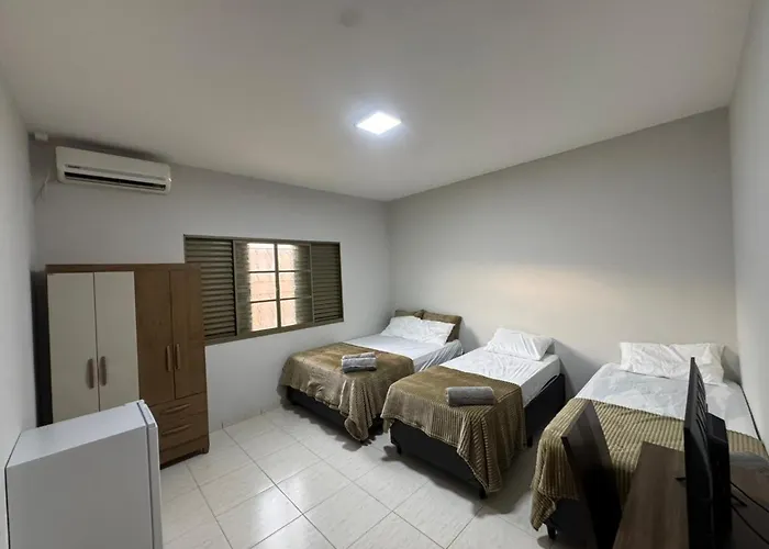 Quarto Americano perto da BR famílias, grupos