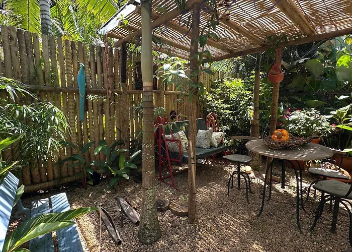 Suite com jardim privativo - Casa das Bromélias - 02