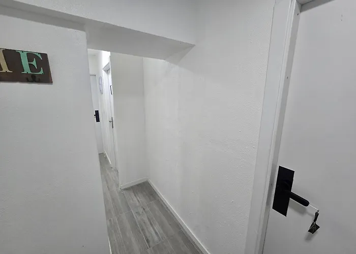 Blue Studio - AC - Cozinha Privativa - WC partilhado - Eficácia Living - Abrantes