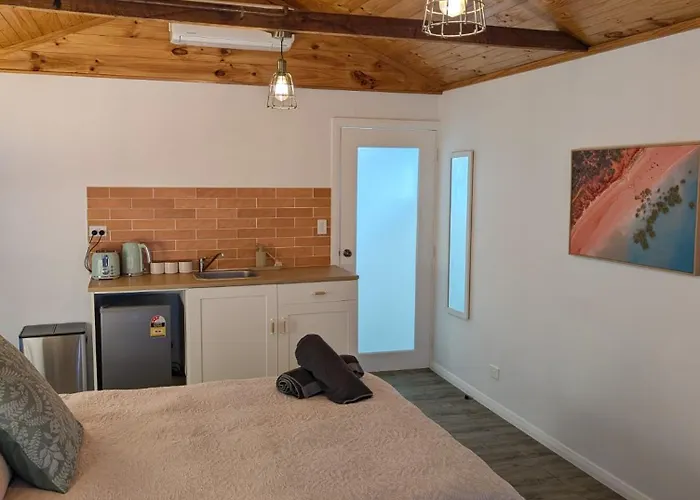 Coastal Studio - 10 Min Walk To Surf & Sand